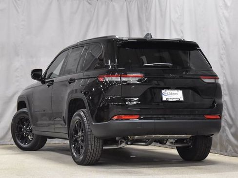 New 2025 Jeep Grand Cherokee Altitude image 7