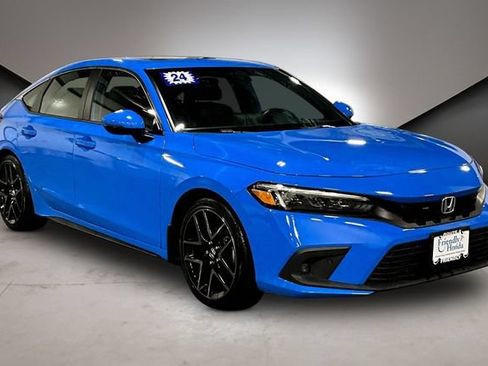 Used 2024 Honda Civic Sport Touring image 3