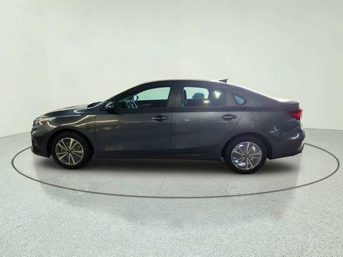 Used 2022 Kia Forte LXS FWD image 6