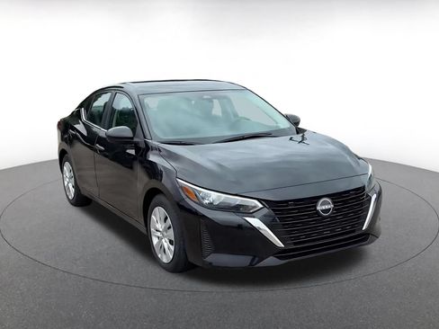 Used 2025 Nissan Sentra S FWD image 3