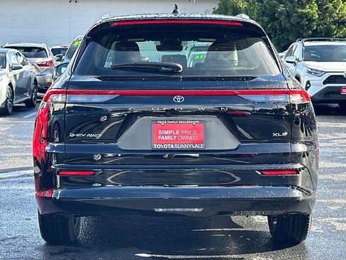 New 2025 Toyota Crown Signia image 8