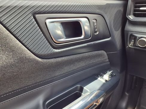 Used 2025 Ford Mustang Coupe RWD image 17