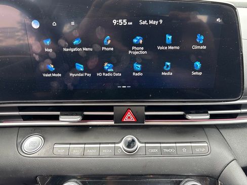 Used 2023 Hyundai Elantra Limited w/ Preferred Accessory Package FWD image 17