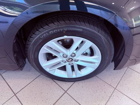 Used 2022 Toyota Corolla SE w/ Carpet Mat Package (TMS) FWD image 15