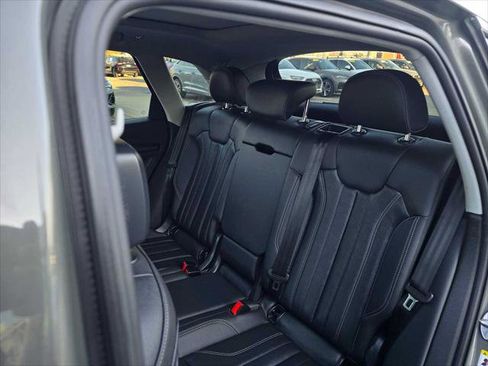 Used 2025 Audi Q5 2.0T Premium image 19