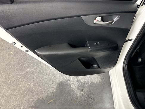 Used 2020 Kia Forte Sedan image 25