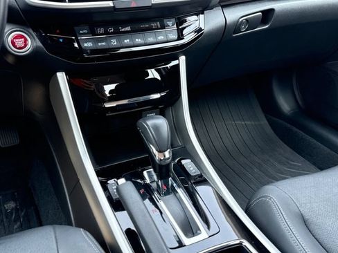 Used 2017 Honda Accord EX-L image 11