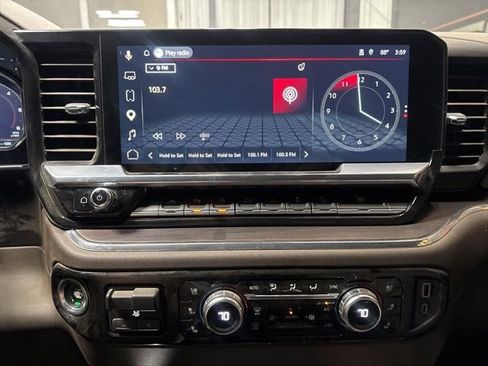 Used 2023 GMC Sierra 1500 SLT w/ SLT Premium Plus Package AWD/4WD image 9