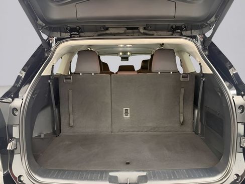 Used 2024 Toyota Highlander LE FWD image 30