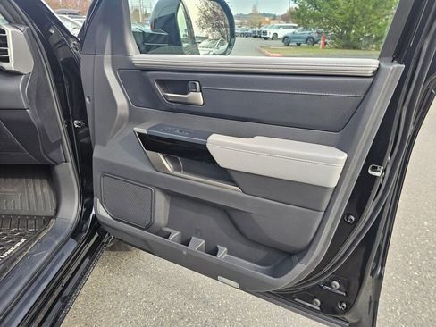 Used 2025 Toyota Tundra Limited image 10
