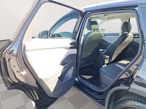 Used 2023 Volkswagen Taos SEL image 13