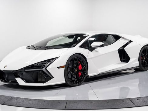 Used 2025 Lamborghini Revuelto image 7