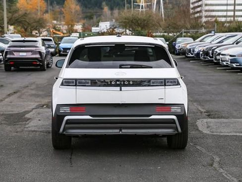 New 2026 Hyundai Ioniq 5 SE image 8