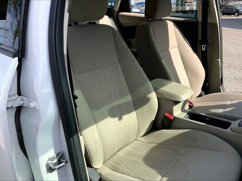 Used 2016 Ford Focus SE image 9