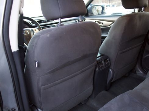 Used 2016 Nissan Rogue S w/ Appearance Package image 25