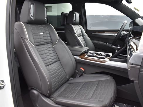 Certified 2025 Cadillac Escalade Sport Platinum image 41