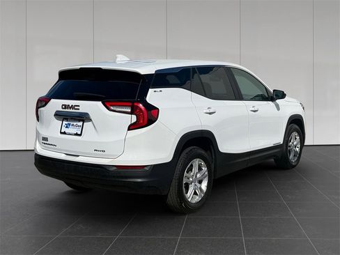 Used 2024 GMC Terrain SLE image 5