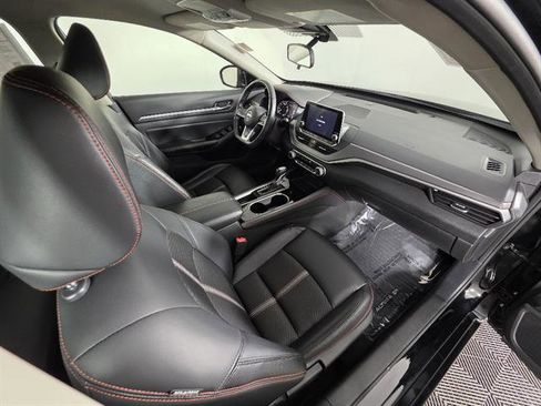 Used 2024 Nissan Altima 2.5 SR FWD image 15
