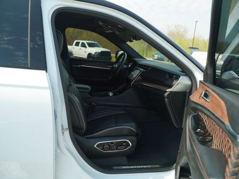 Used 2023 Jeep Grand Cherokee L Summit w/ Luxury Tech Group V image 21