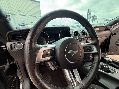 Used 2015 Ford Mustang Coupe image 20