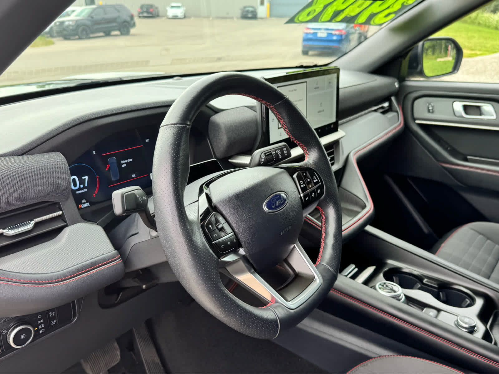 Used 2025 Ford Explorer ST-Line w/ ST-Line Street Pack AWD/4WD image 27