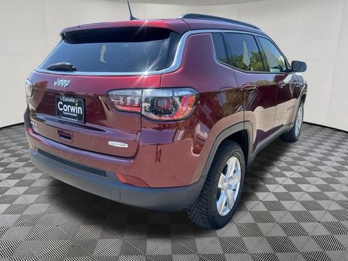 Used 2022 Jeep Compass Latitude AWD/4WD image 7