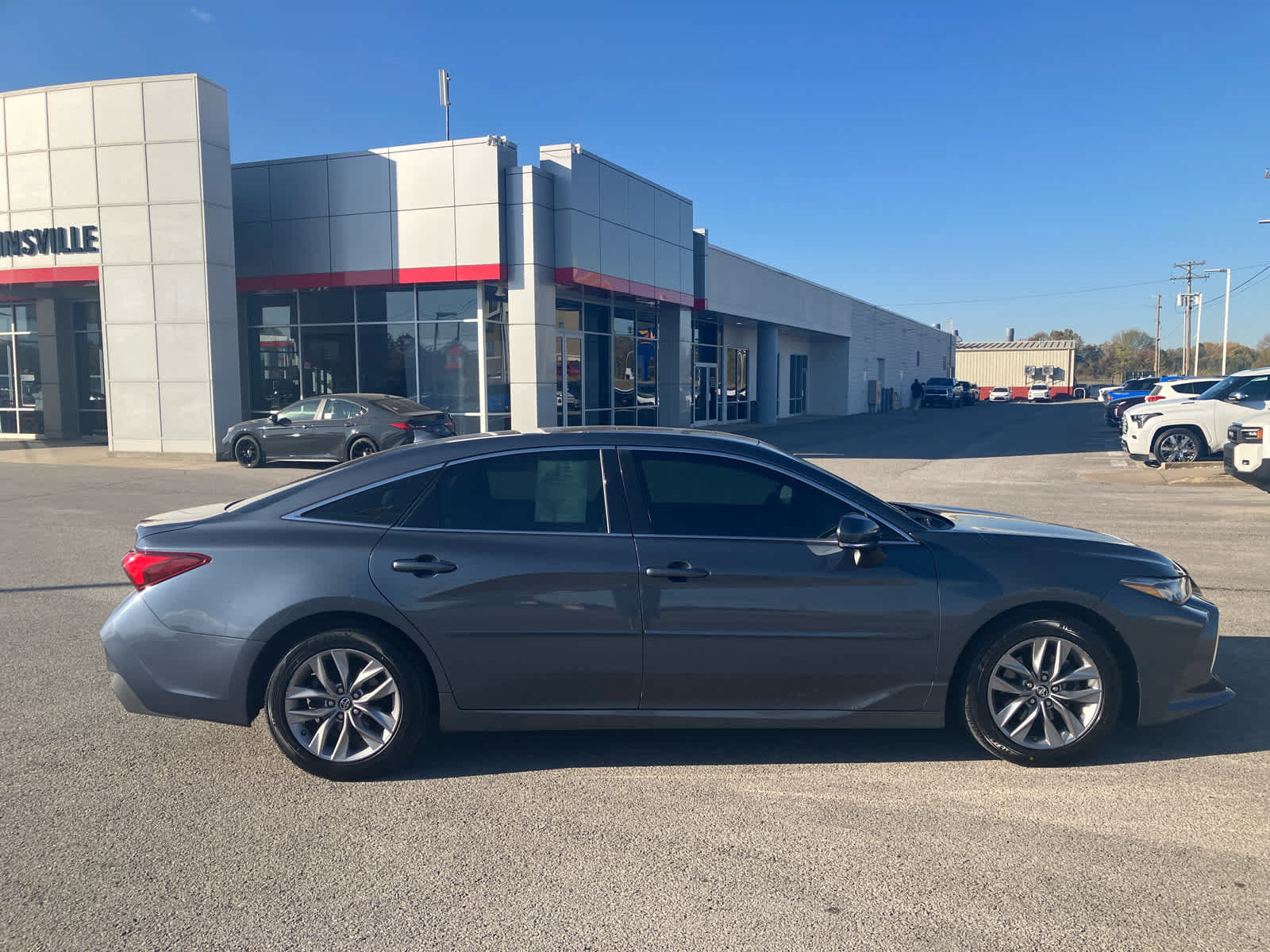 Used 2019 Toyota Avalon XLE w/ Moonroof Package FWD image 8