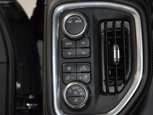 Used 2022 GMC Sierra 3500 Denali w/ Denali Ultimate Package image 35