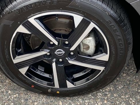 Used 2024 Nissan Sentra SV image 27