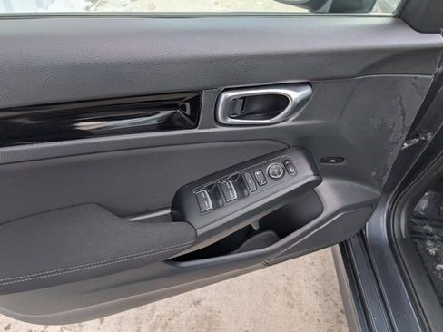 Used 2023 Honda Civic EX image 9