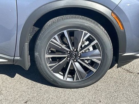 New 2026 INFINITI QX60 Luxe w/ Family Package AWD/4WD image 9