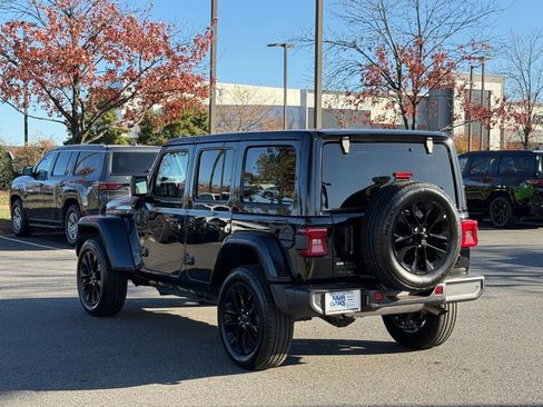 Used 2025 Jeep Wrangler Unlimited Sahara w/ Safety Group image 9