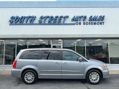 Used 2014 Chrysler Town & Country Touring-L w/ Driver Convenience Group