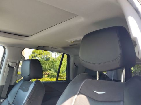 Used 2018 Cadillac Escalade Luxury image 23