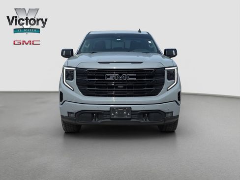 Used 2024 GMC Sierra 1500 Elevation w/ Elevation Premium Package AWD/4WD image 2