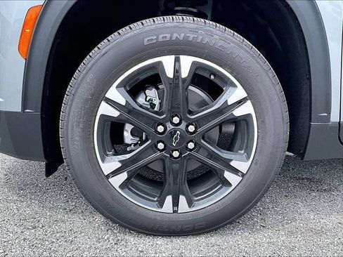 New 2027 Chevrolet Traverse LT w/ Sun and Wheel Package AWD/4WD image 7