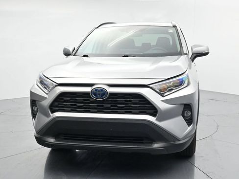 Used 2021 Toyota RAV4 XLE w/ Convenience Package AWD/4WD image 3