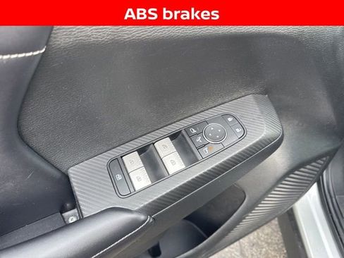 Used 2024 Mitsubishi Outlander SE image 8