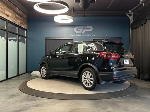 Used 2021 Nissan Rogue Sport S image 5