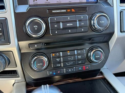 Used 2017 Ford F150 Lariat w/ Equipment Group 501A Mid AWD/4WD image 36