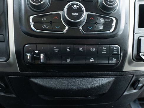 Used 2018 RAM 2500 Big Horn image 48