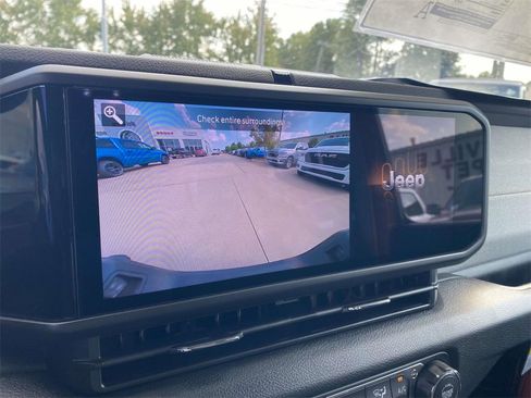 New 2025 Jeep Gladiator Sport image 24