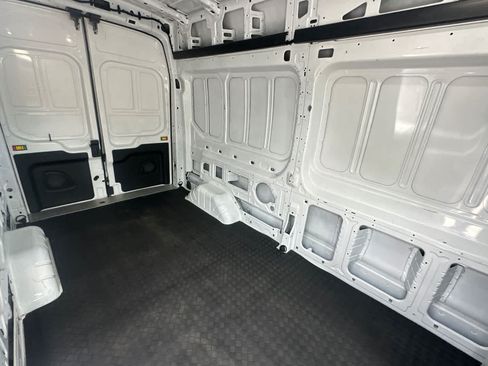 Certified 2025 Ford Transit 250 148 High Roof AWD image 4
