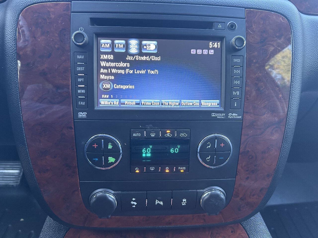 Used 2013 Chevrolet Avalanche LTZ AWD/4WD image 19