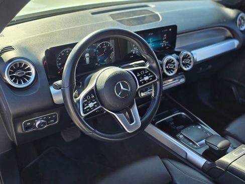 Used 2022 Mercedes-Benz GLB 250 image 22