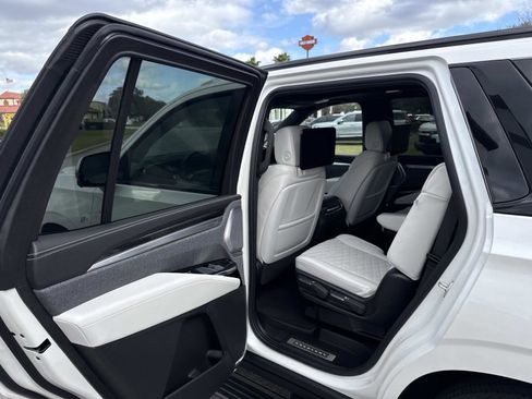 Used 2025 Cadillac Escalade V image 14