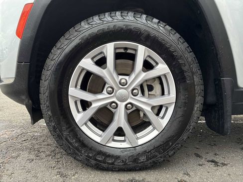 Used 2021 Jeep Grand Cherokee L Limited image 18