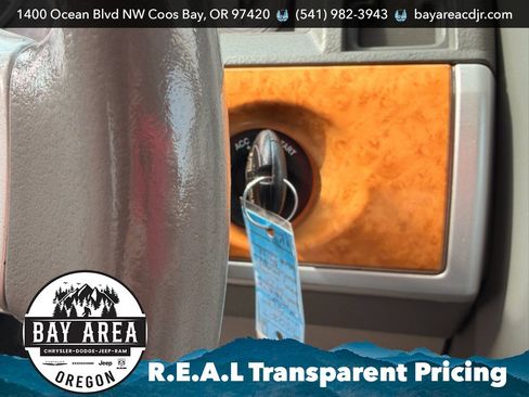Used 2008 Chrysler Town & Country Limited w/ Flexible Seating Group FWD image 23