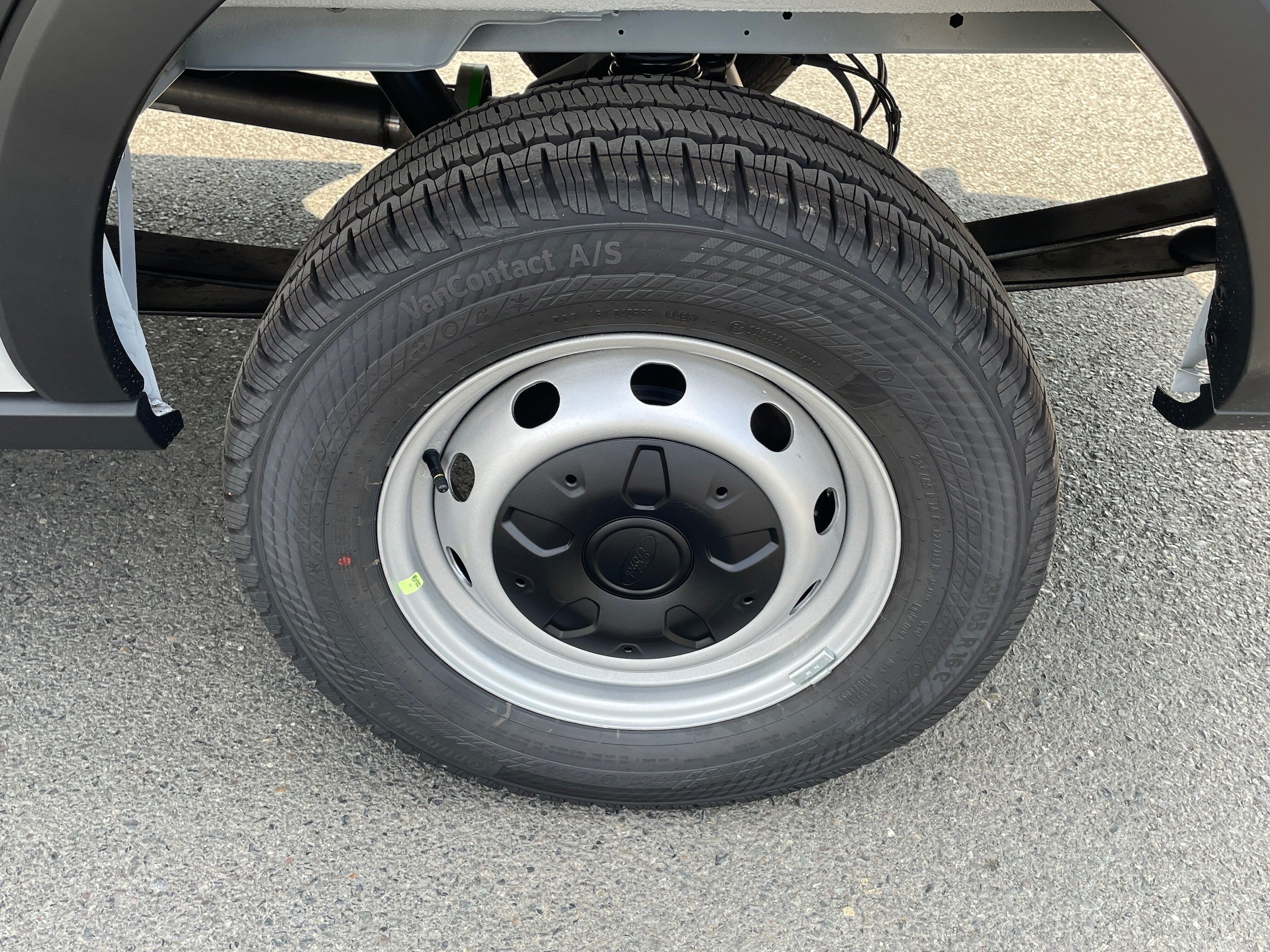 New 2026 Ford Transit 250 148 Medium Roof RWD image 10