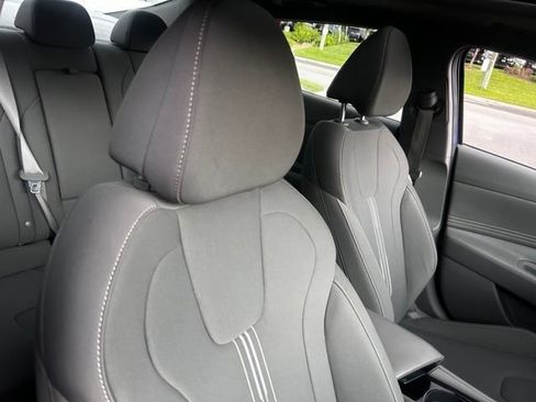 Used 2025 Hyundai Elantra SEL FWD image 20
